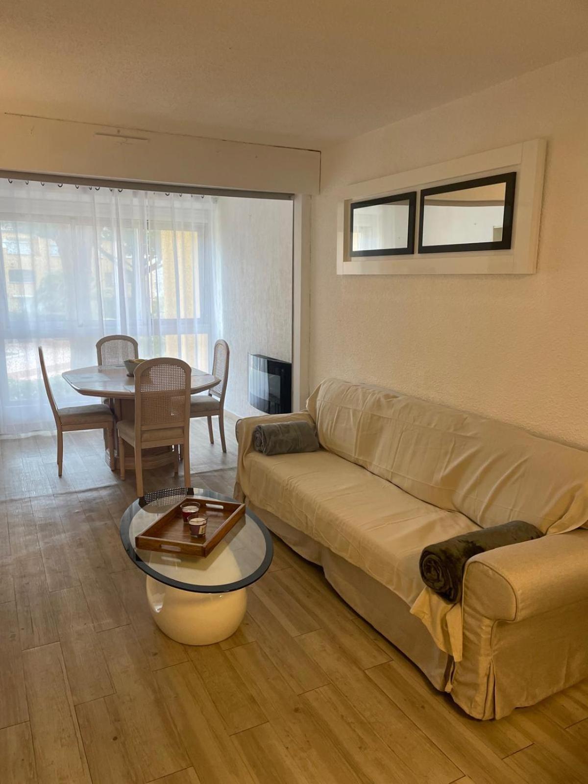 Valentinvtc Location Lägenhet Agde Exteriör bild